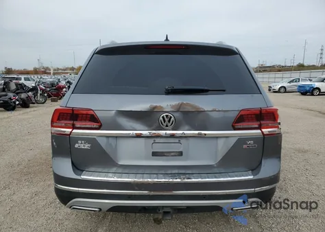 2018 Volkswagen Atlas Sel Premium z USA, uszkodzony, nr VIN 1V2NR2CA2JC579616